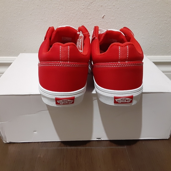 Vans - Picture 3 of 4